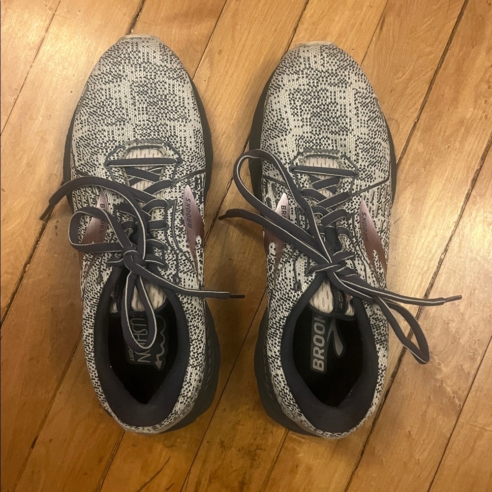 Brooks Women's Adrenaline GTS 21, size 9.5 - Picture 6 of 8